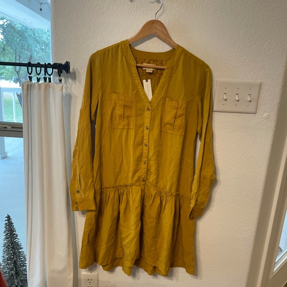Maeve Anthropologie gold shift dress